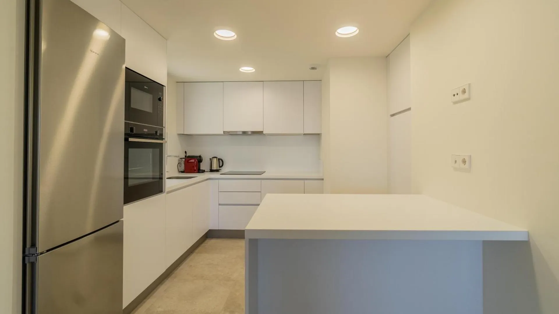 Modern Apartment In Estepona Ref M39