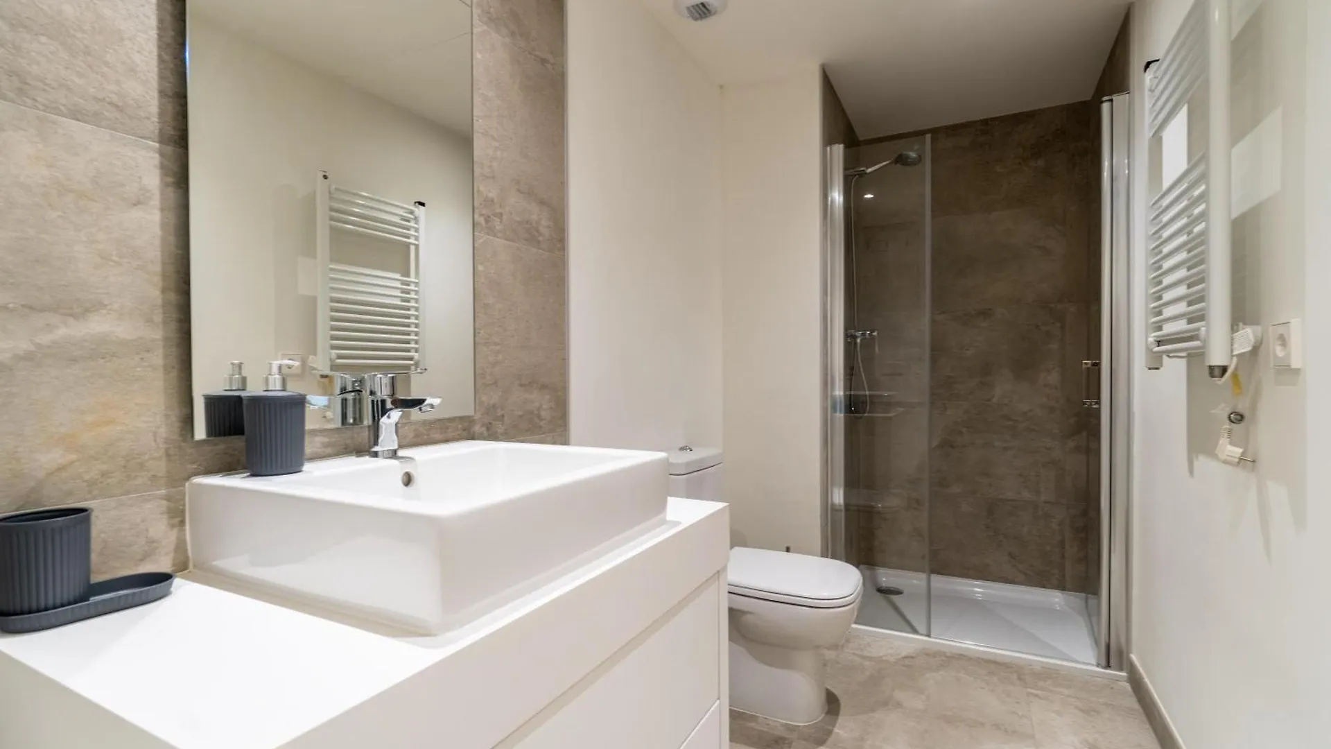 Modern Apartment In Estepona Ref M39 0*,